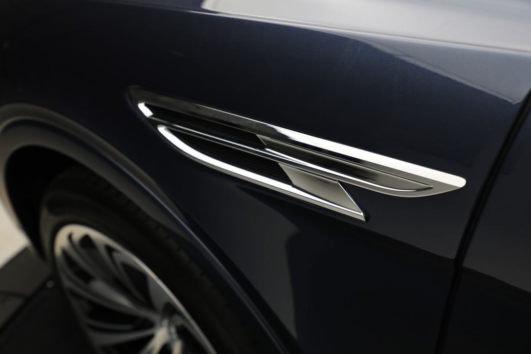 2025 Bentley Bentayga EWB