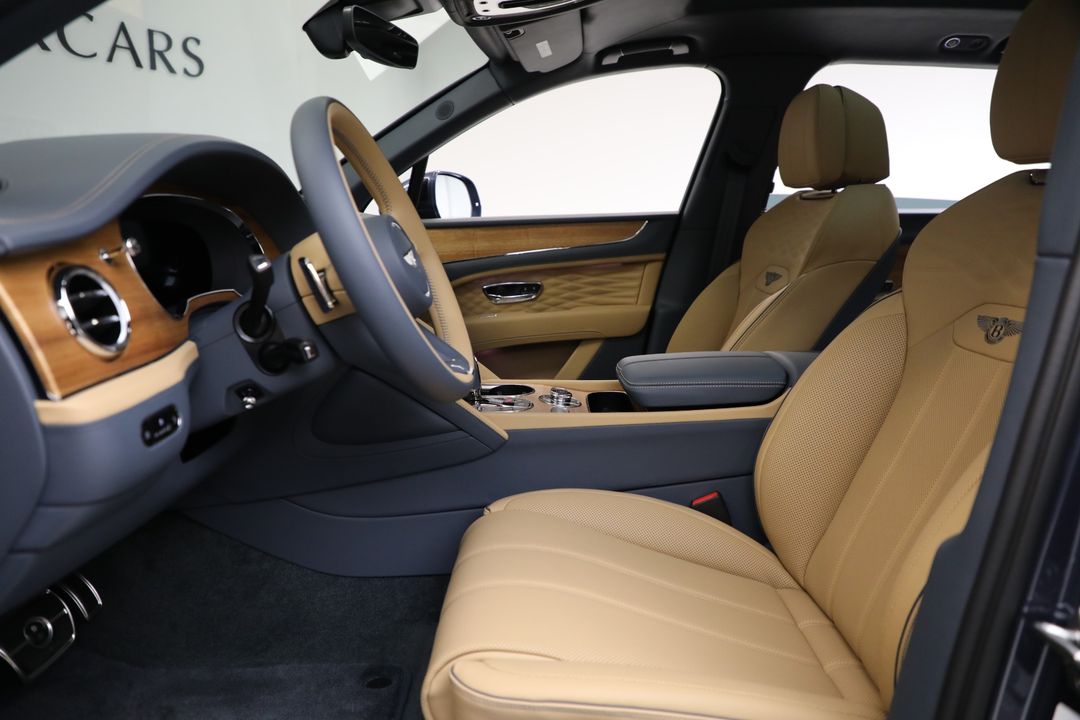 2025 Bentley Bentayga EWB