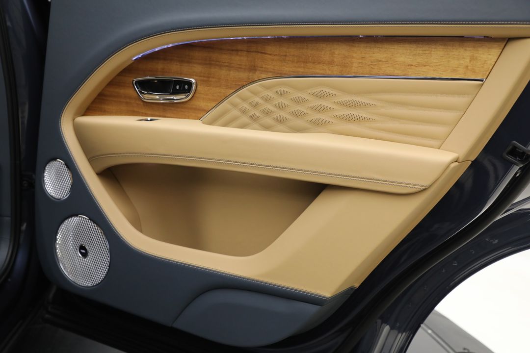 2025 Bentley Bentayga EWB