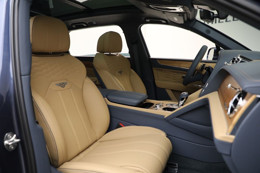 2025 Bentley Bentayga EWB