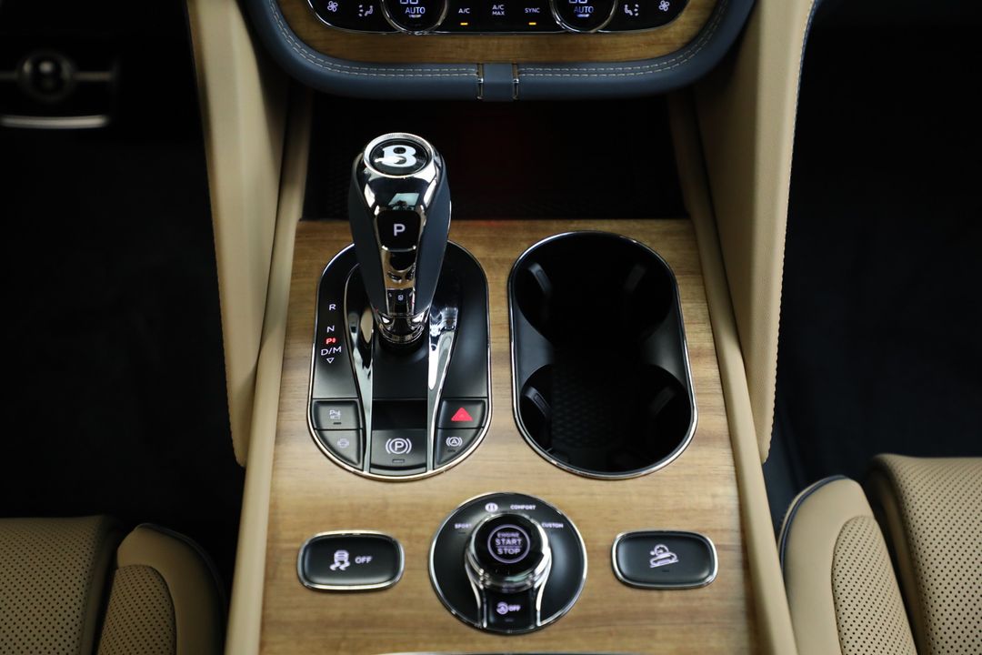 2025 Bentley Bentayga EWB