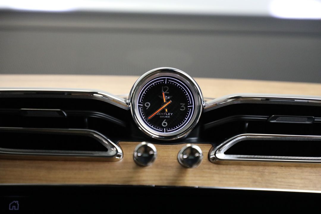 2025 Bentley Bentayga EWB