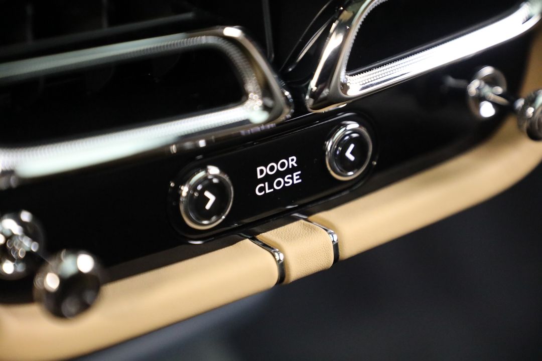 2025 Bentley Bentayga EWB