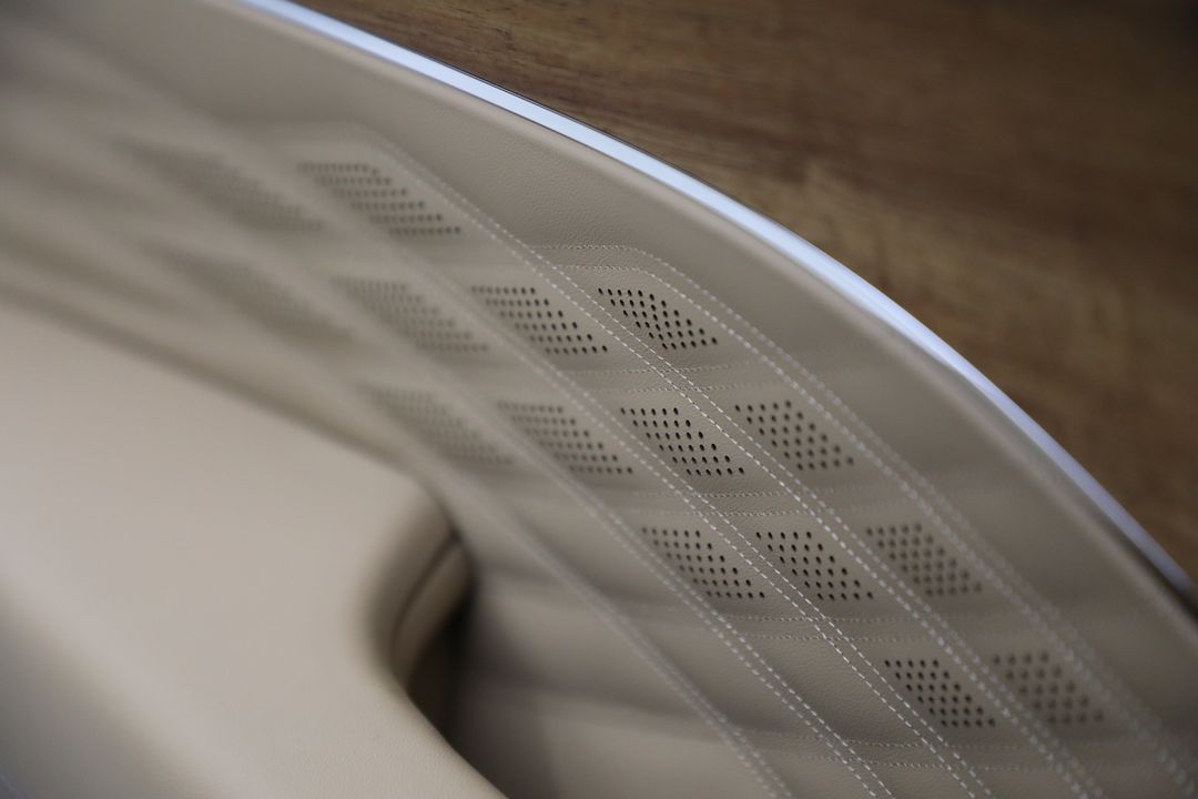 2025 Bentley Bentayga EWB