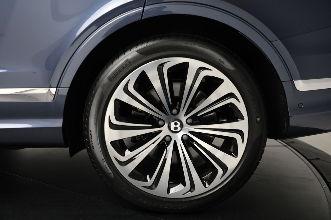 2025 Bentley Bentayga EWB