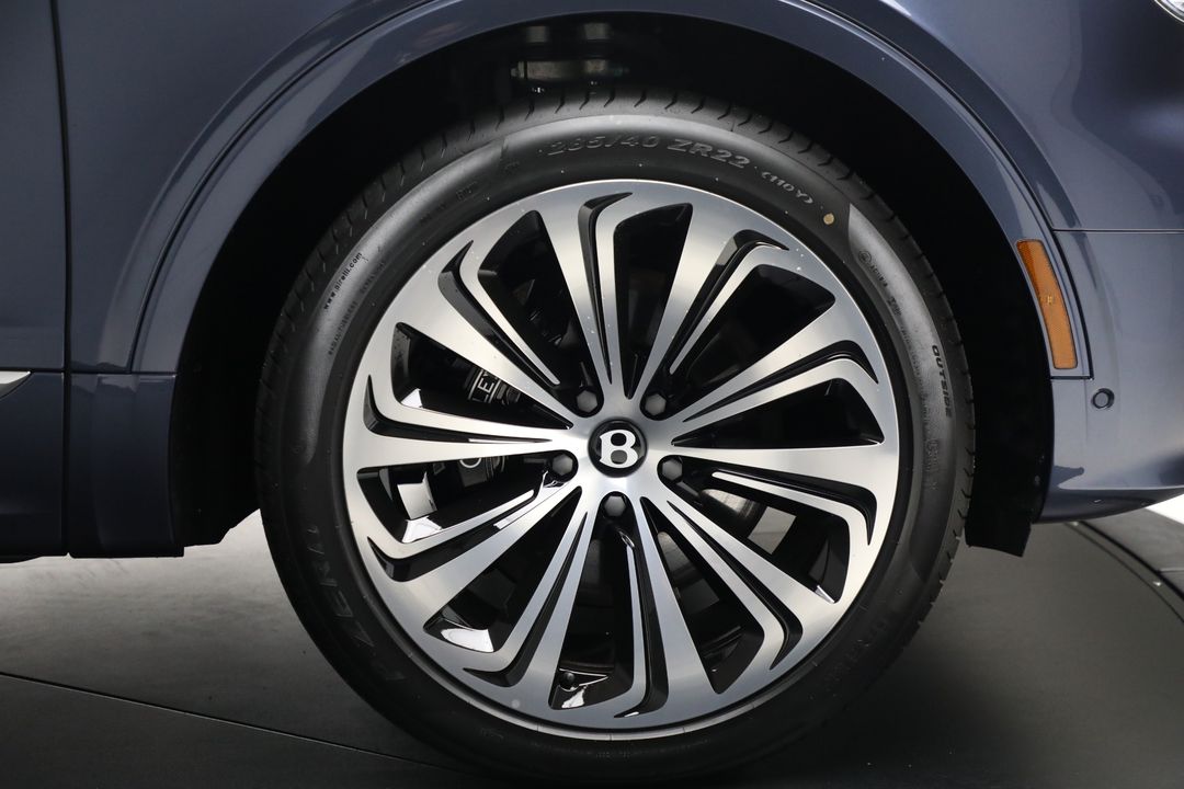 2025 Bentley Bentayga EWB