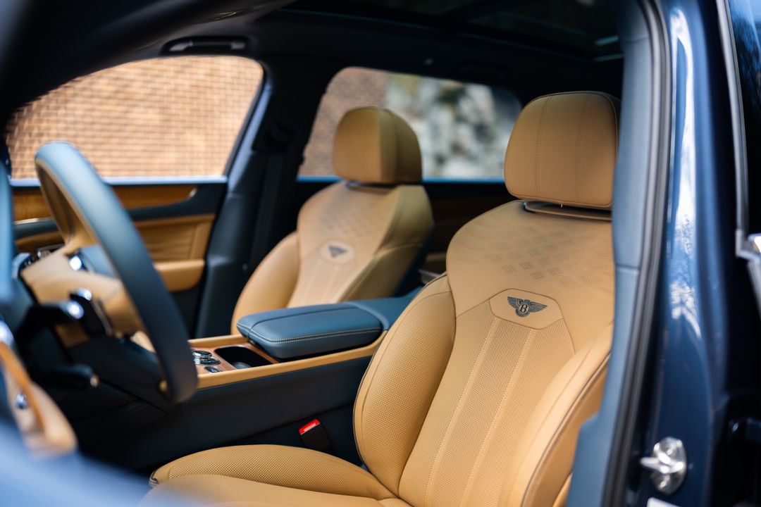 2025 Bentley Bentayga EWB