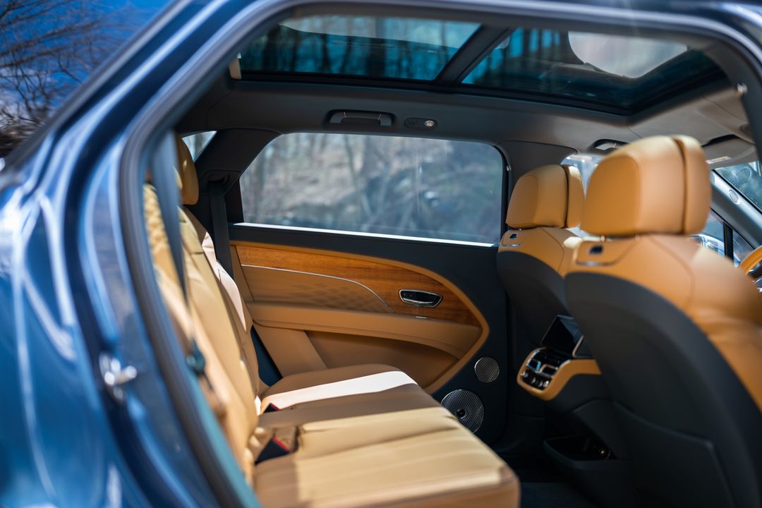 2025 Bentley Bentayga EWB