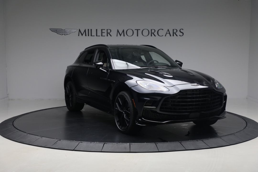 2025 Aston Martin DBX