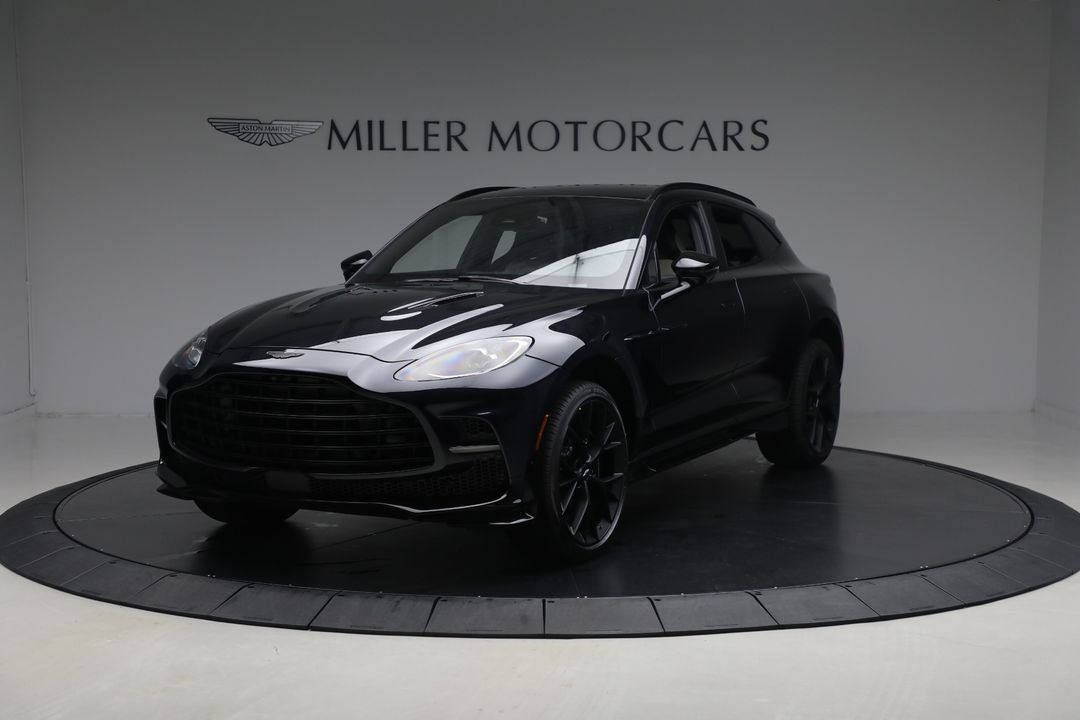 2025 Aston Martin DBX
