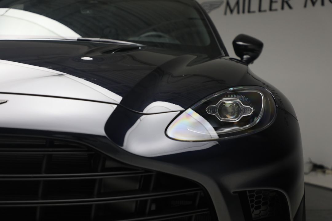 2025 Aston Martin DBX