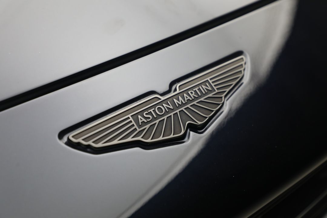 2025 Aston Martin DBX