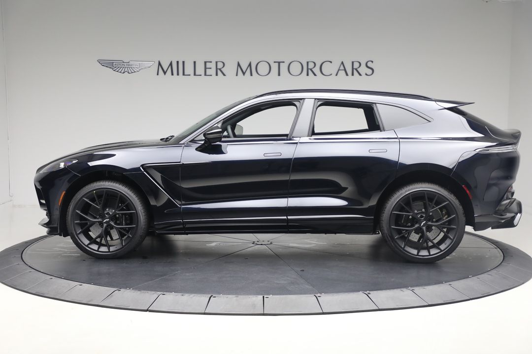 2025 Aston Martin DBX