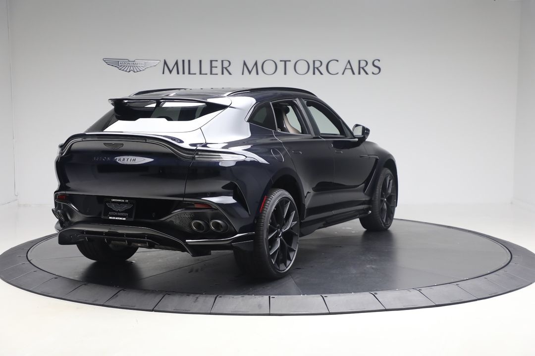 2025 Aston Martin DBX