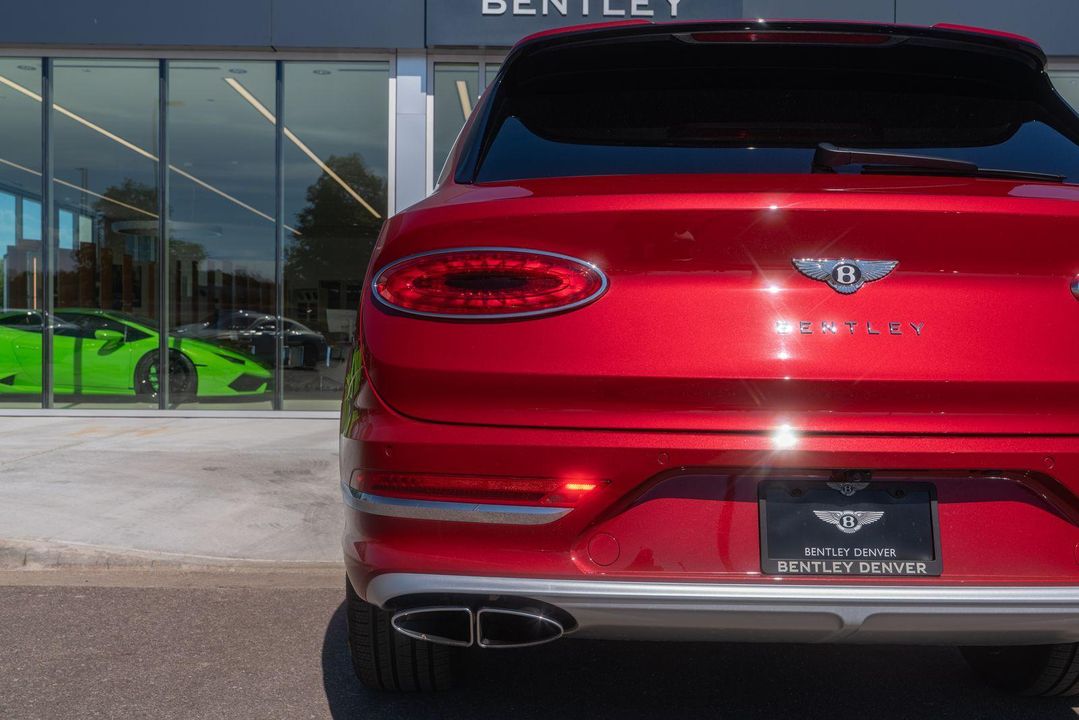 2024 Bentley Bentayga EWB