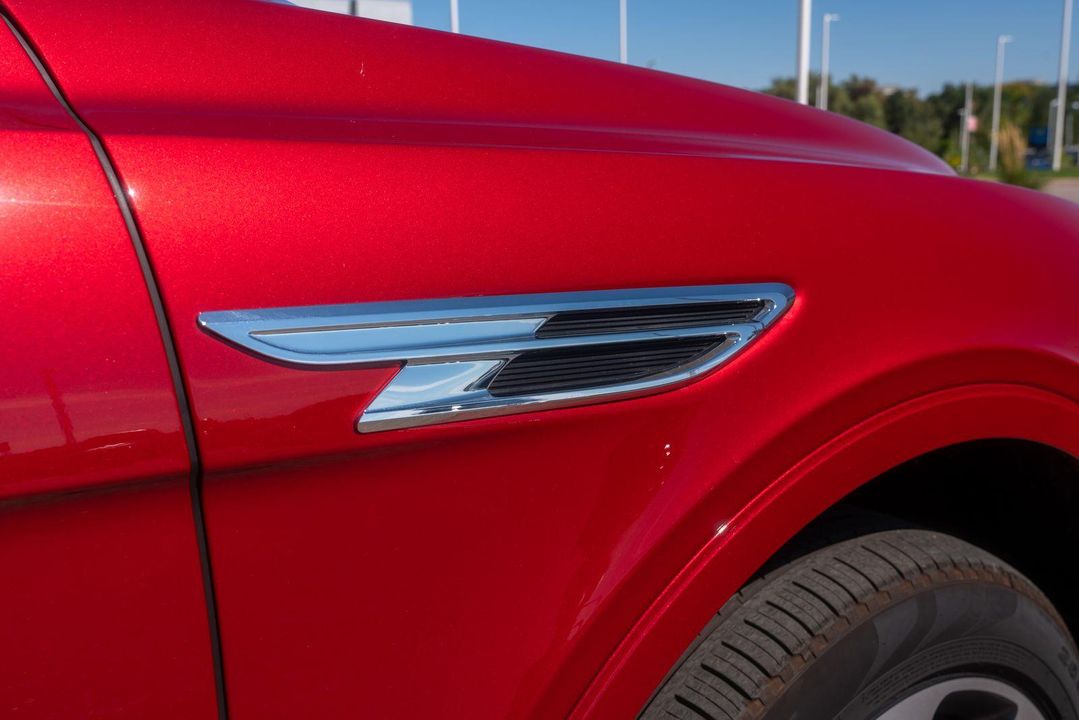 2024 Bentley Bentayga EWB
