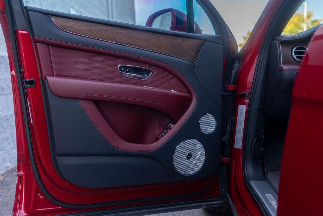 2024 Bentley Bentayga EWB