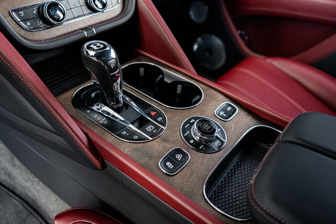 2024 Bentley Bentayga EWB