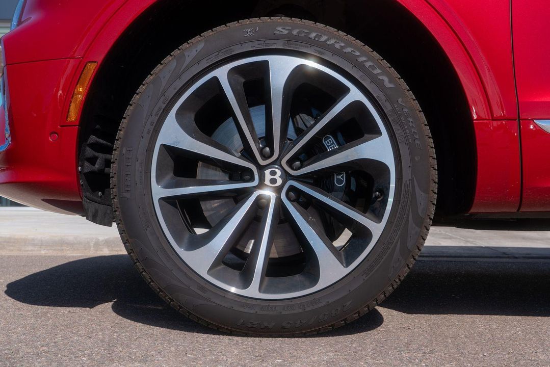 2024 Bentley Bentayga EWB