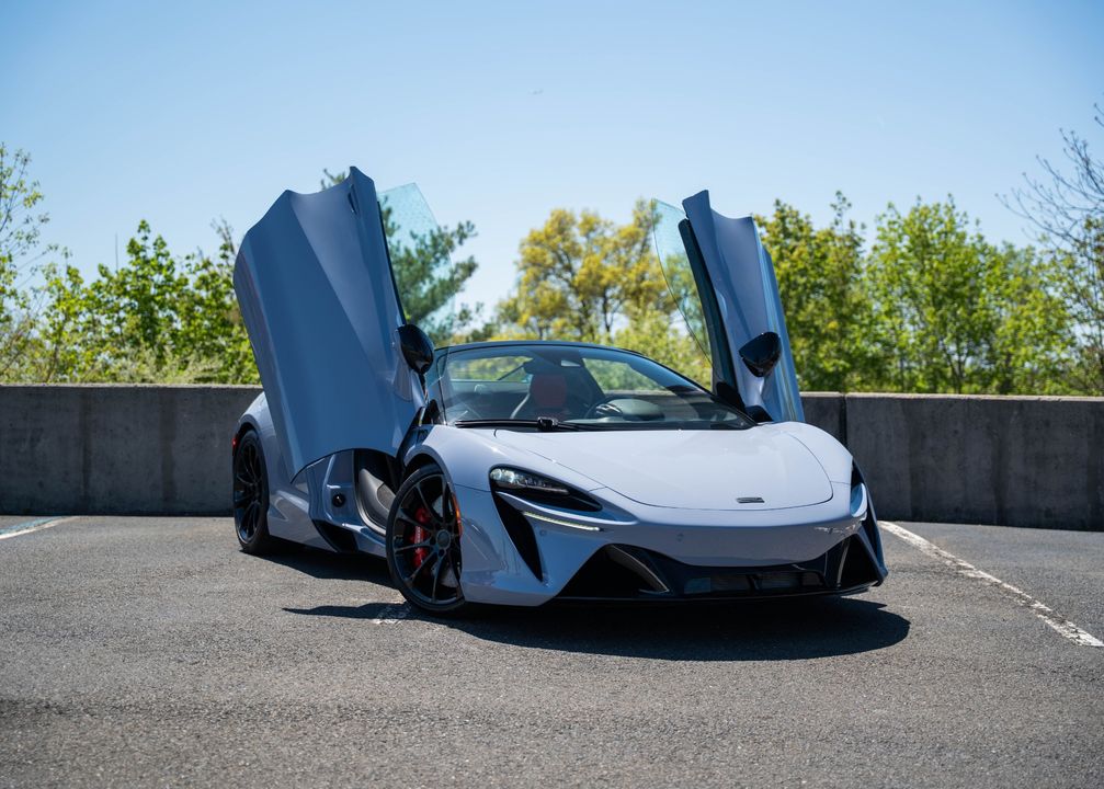 2025 McLaren Artura Spider
