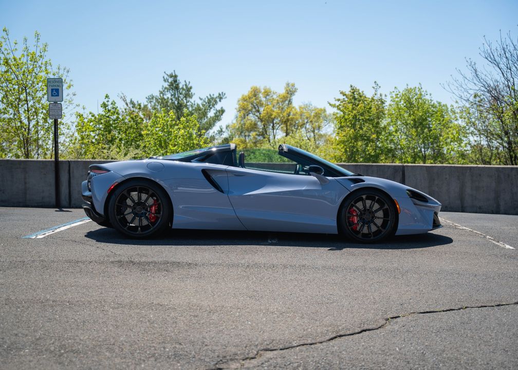2025 McLaren Artura Spider