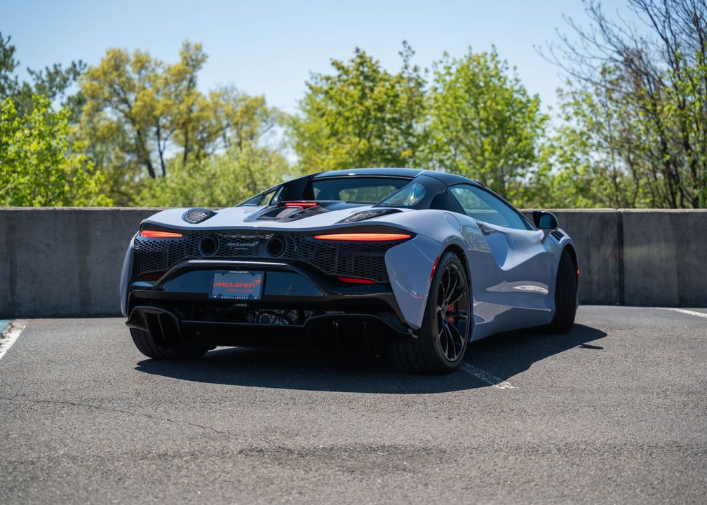 2025 McLaren Artura Spider