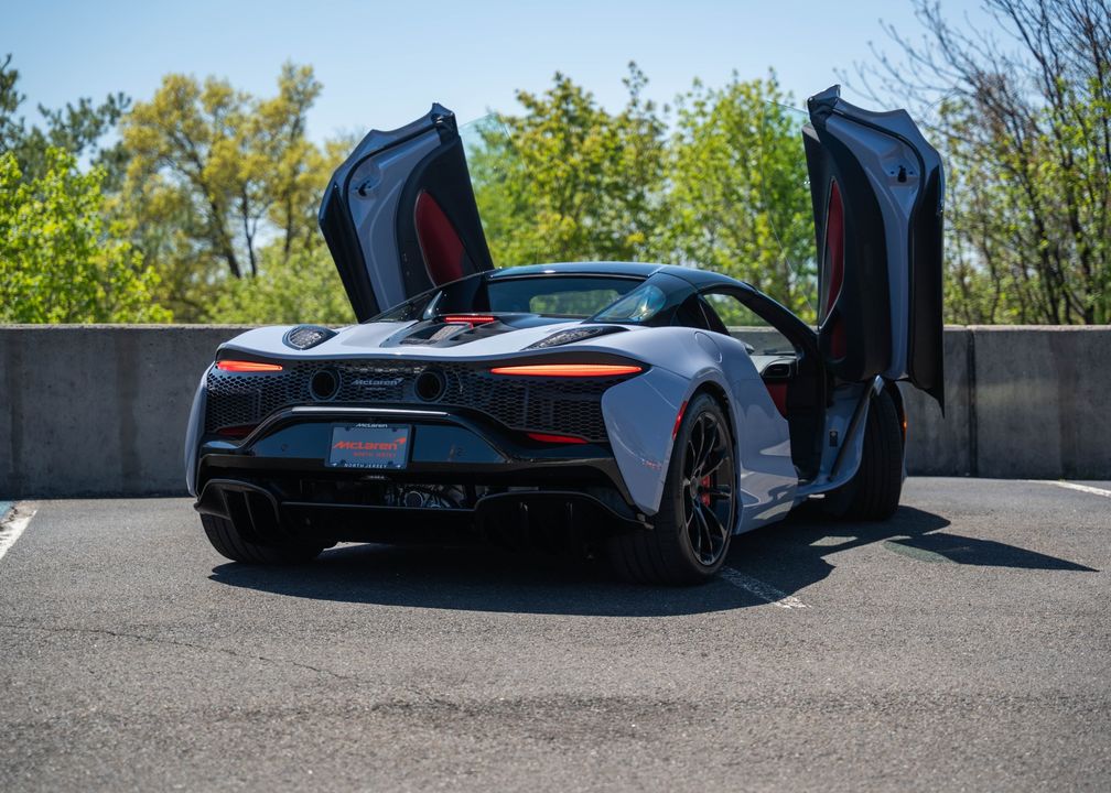 2025 McLaren Artura Spider