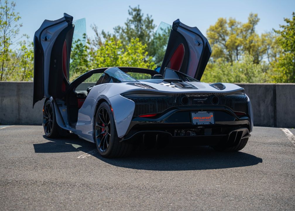 2025 McLaren Artura Spider