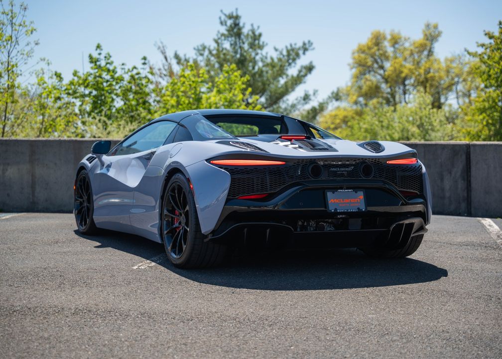2025 McLaren Artura Spider