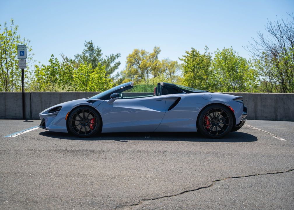 2025 McLaren Artura Spider
