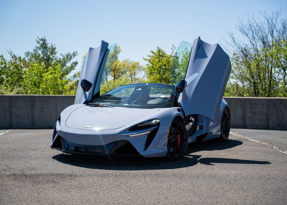 2025 McLaren Artura Spider
