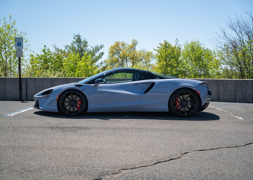 2025 McLaren Artura Spider