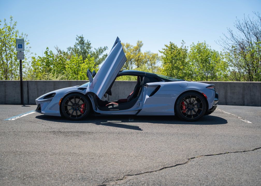 2025 McLaren Artura Spider