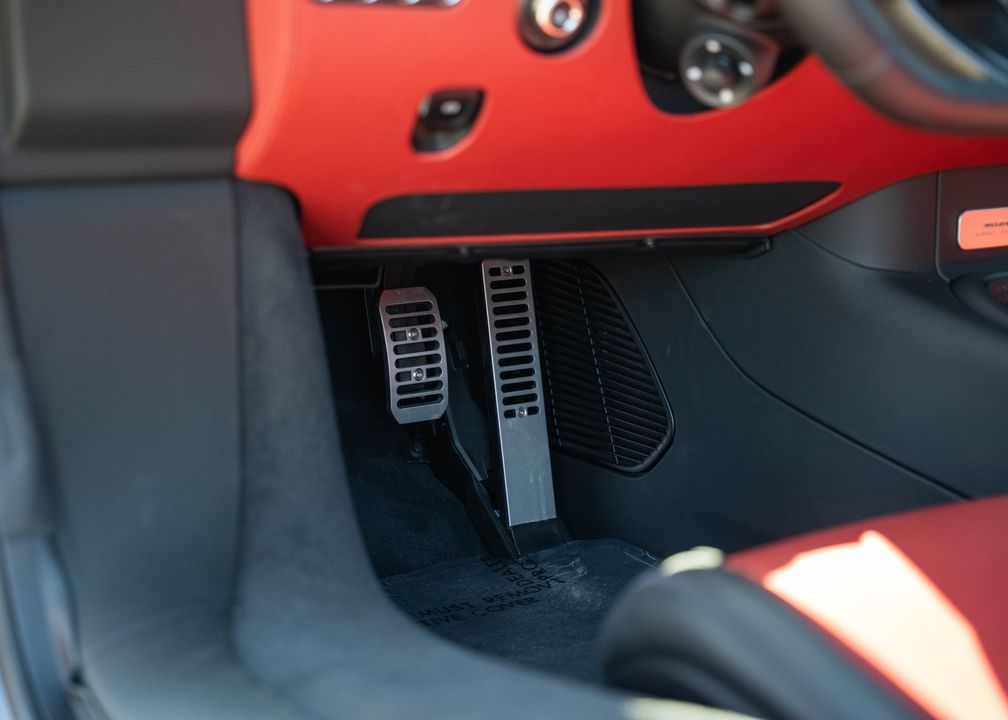 2025 McLaren Artura Spider