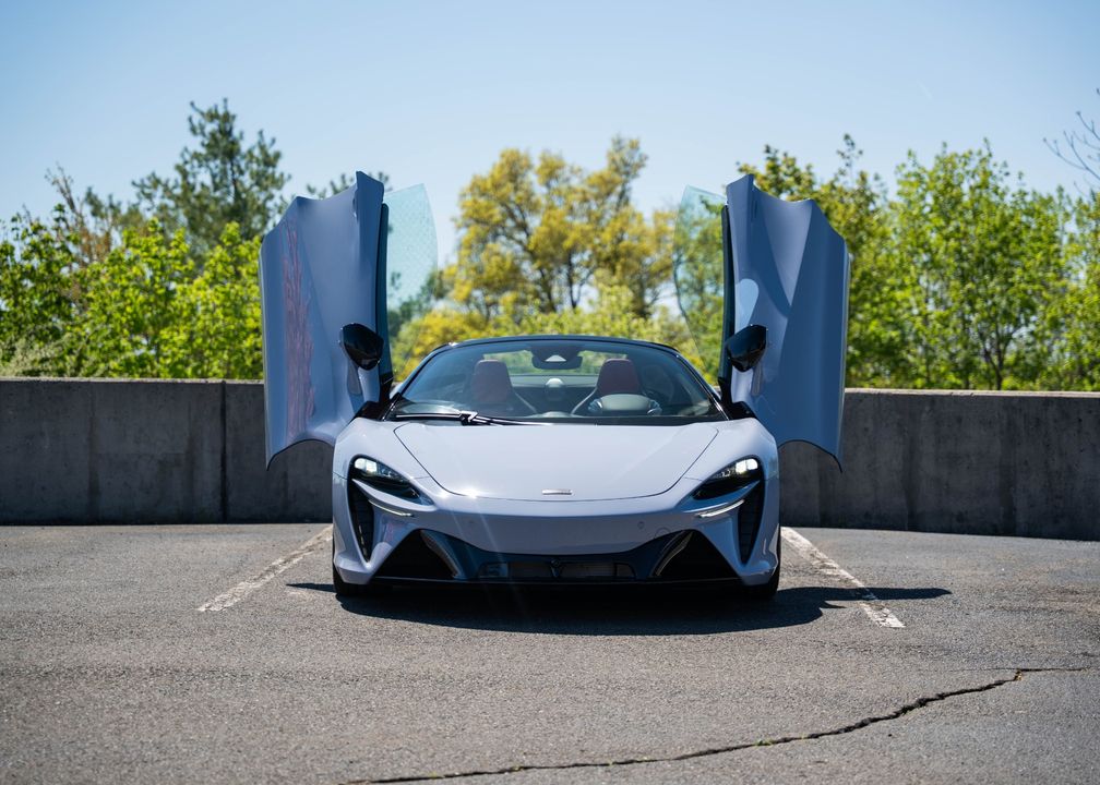 2025 McLaren Artura Spider