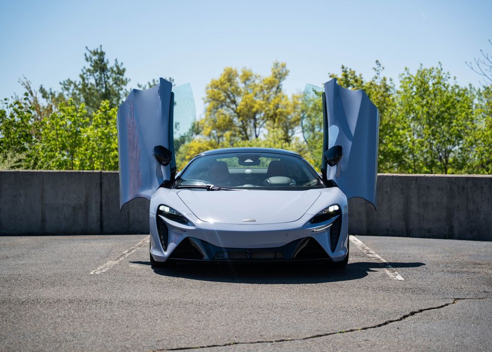 2025 McLaren Artura Spider