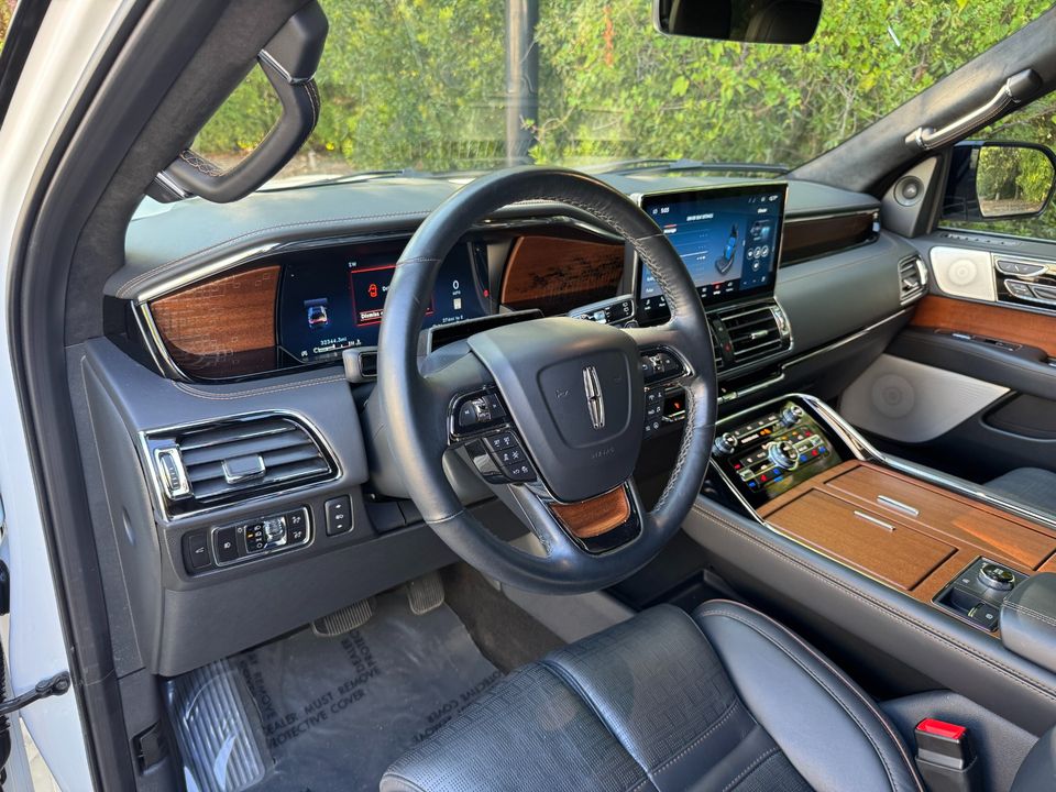 2023 Lincoln Navigator Black Label