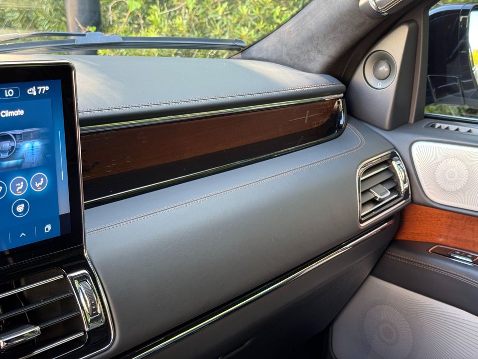 2023 Lincoln Navigator Black Label