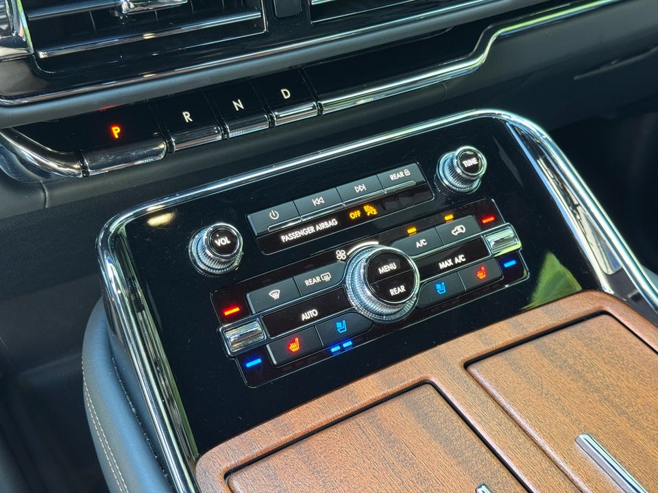 2023 Lincoln Navigator Black Label