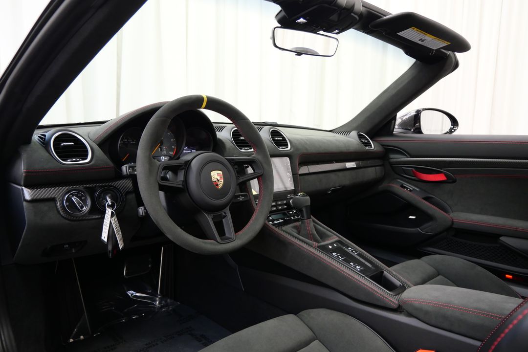 2025 Porsche 718