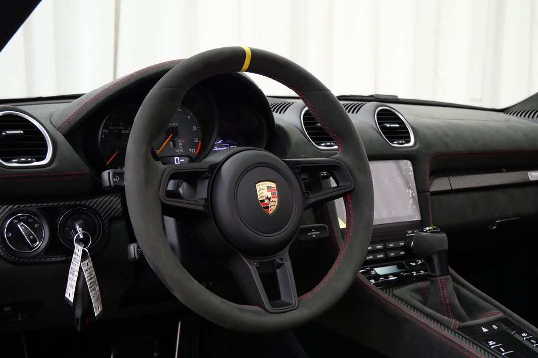 2025 Porsche 718
