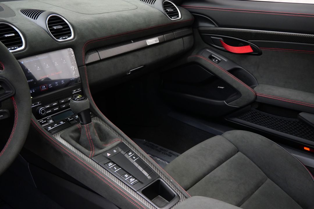2025 Porsche 718
