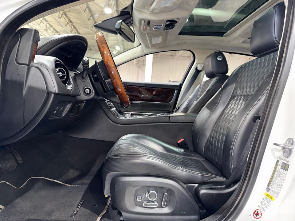 2016 Jaguar XJ