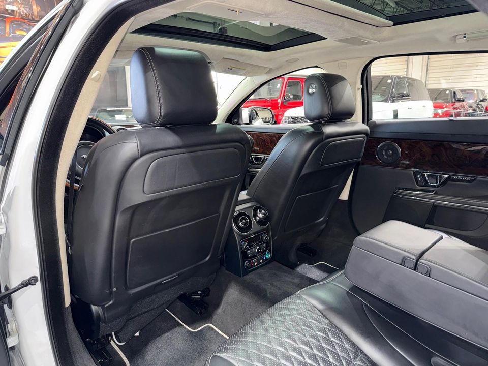 2016 Jaguar XJ