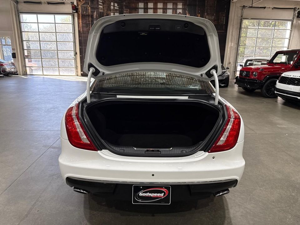 2016 Jaguar XJ
