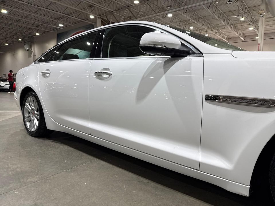2016 Jaguar XJ