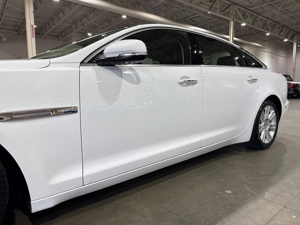 2016 Jaguar XJ