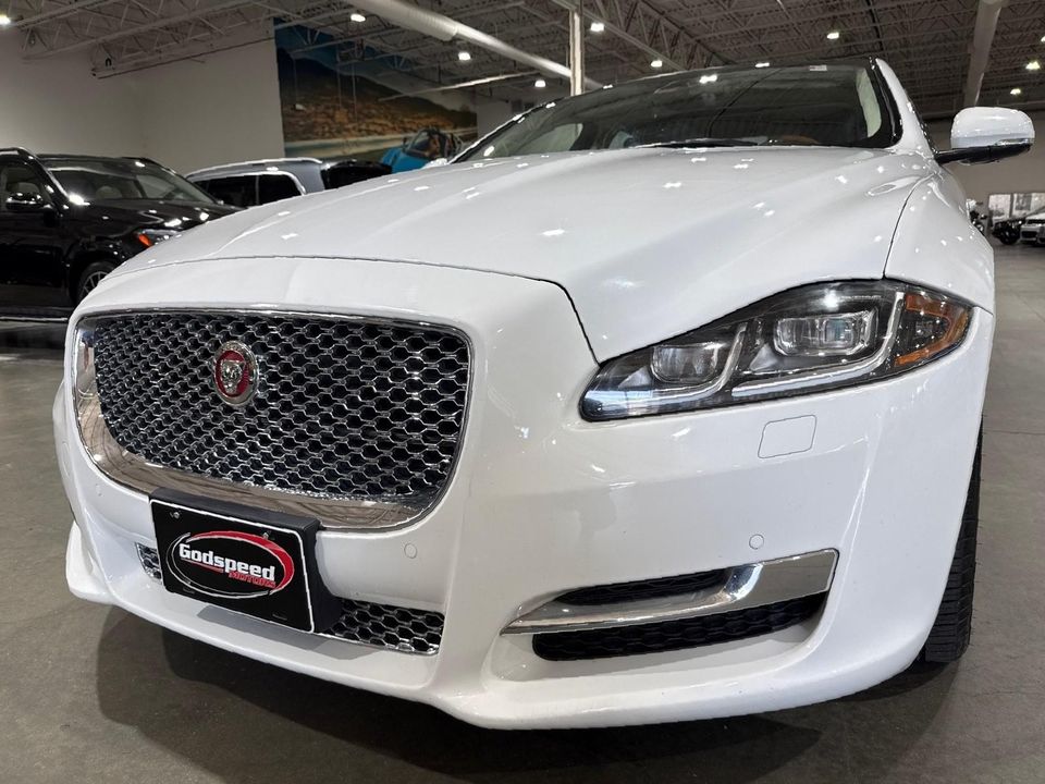 2016 Jaguar XJ