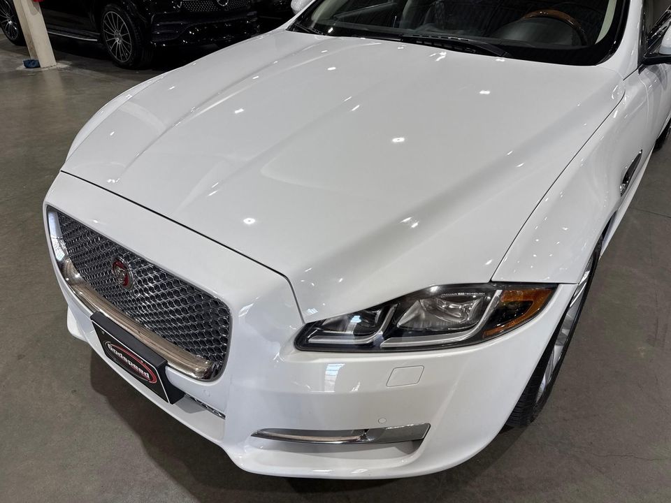 2016 Jaguar XJ
