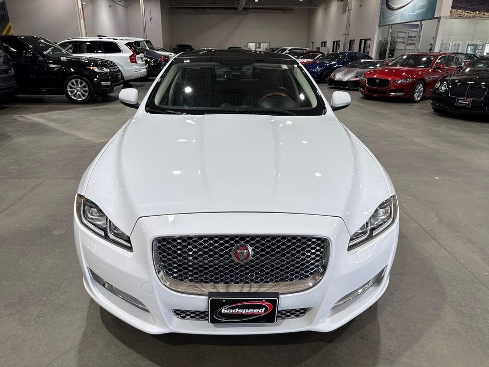 2016 Jaguar XJ